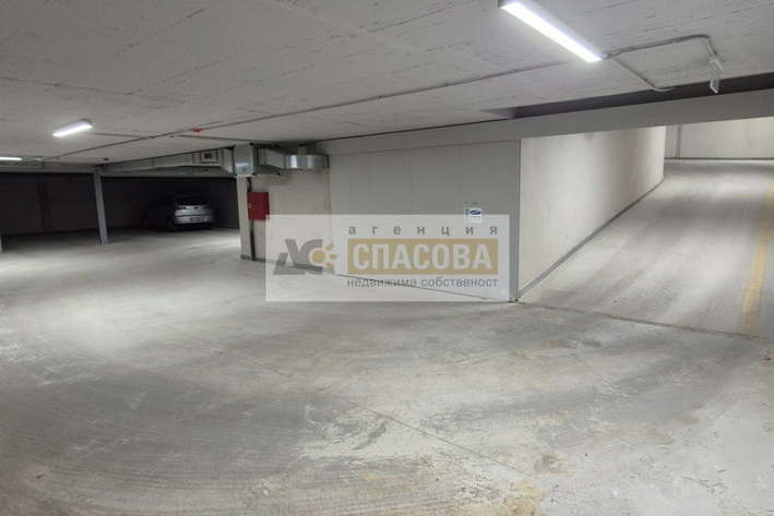 Garage/Parking in Varna, Centyr