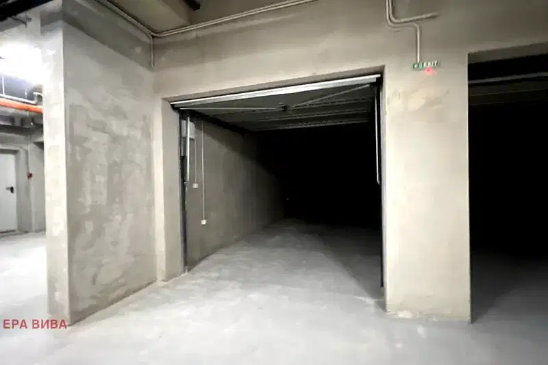 Garage/Parking in Varna, Chaika
