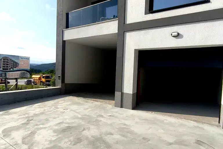 Garage in Veliko Tyrnovo, Buzludja