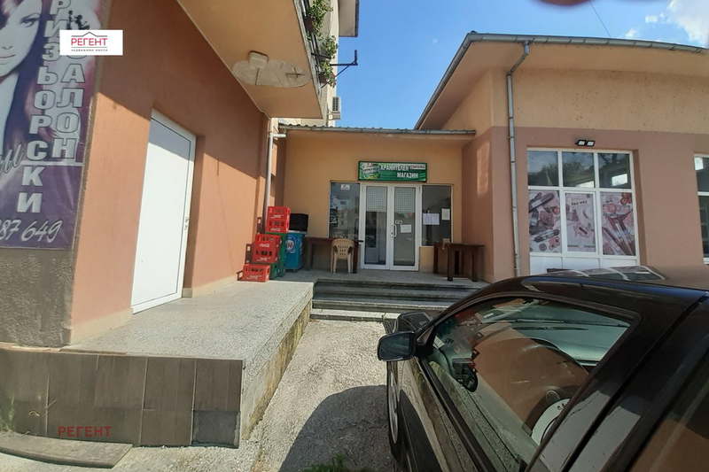 Shop in Oblast Gabrovo, Gradnica
