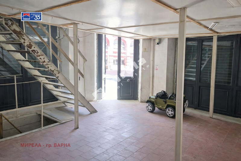 Shop in Varna, Operata