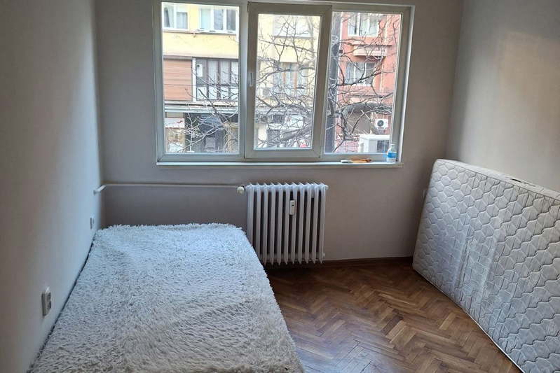 Room in Sofiya, Centyr