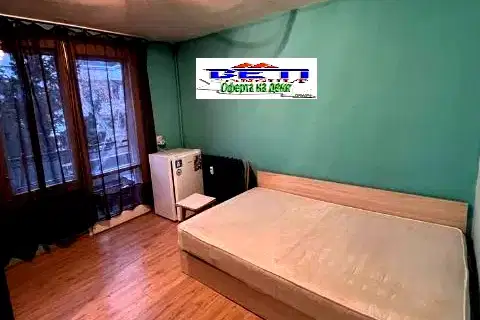 Стая в София, Изток