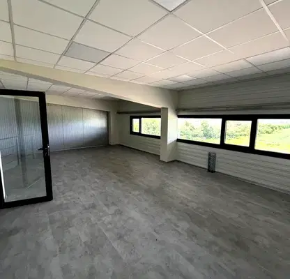 Photo 3 — Warehouse in Lozen