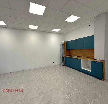 Photo 3 — Warehouse in Lozen