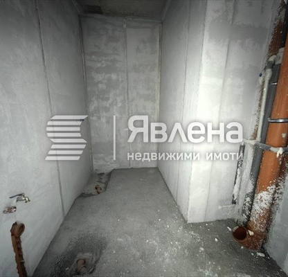 Снимка 5 — Двустаен апартамент в Благоевград, Освобождение