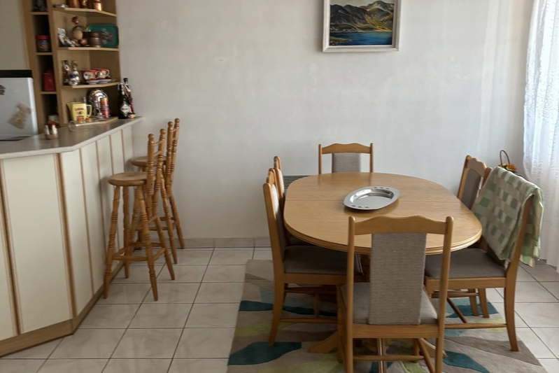 3-bedroom apartment in Blagoevgrad, Shirok Centyr