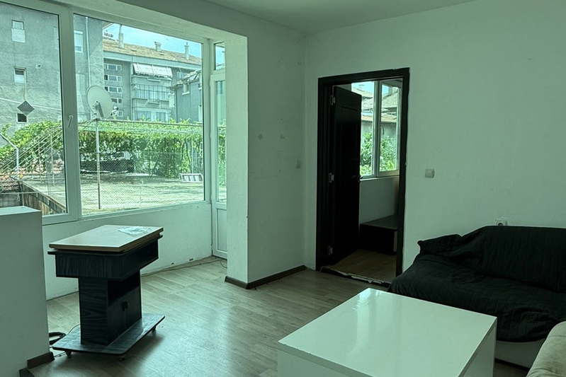 4-bedroom apartment in Blagoevgrad, Shirok Centyr