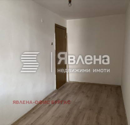 Снимка 5 — Тристаен апартамент с двор в Братя Миладинови, Бургас