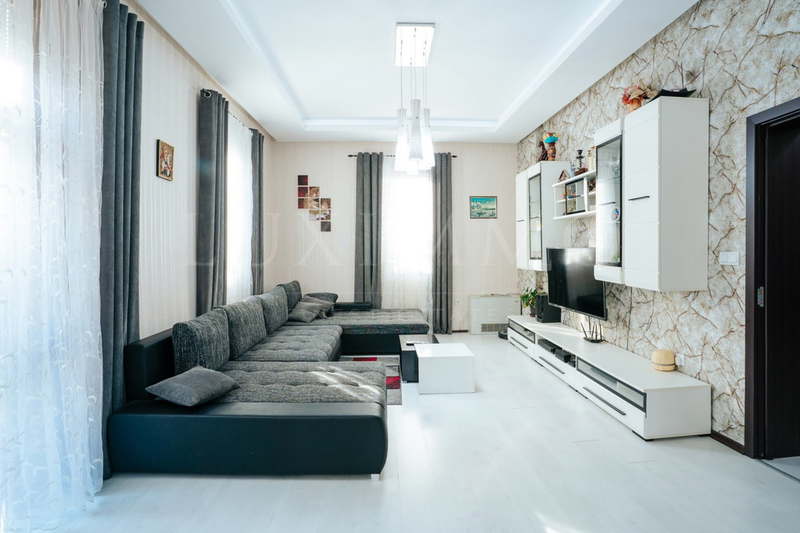3-bedroom apartment in Burgas, Centyr