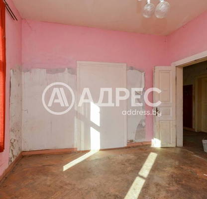 Снимка 4 — Тристаен апартамент в Център Бургас с тераса