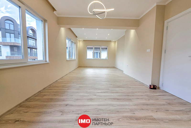 3-bedroom apartment in Burgas, Centyr