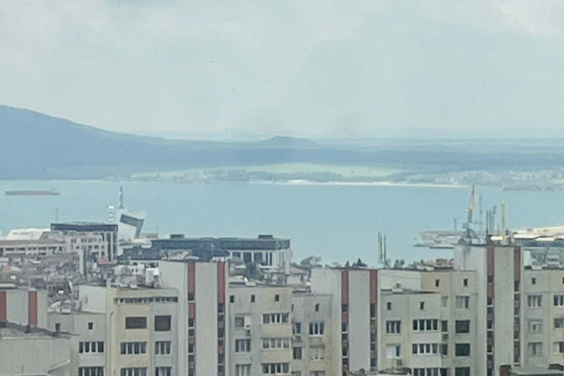 4-bedroom apartment in Burgas, Centyr