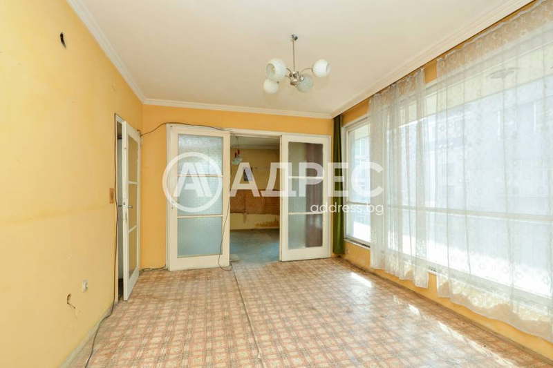 4-bedroom apartment in Burgas, Centyr
