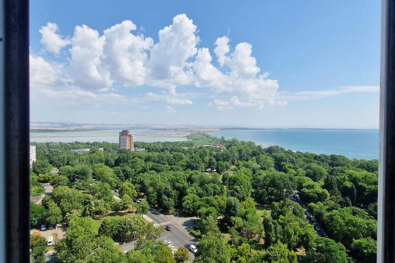 2-bedroom apartment in Burgas, Lazur