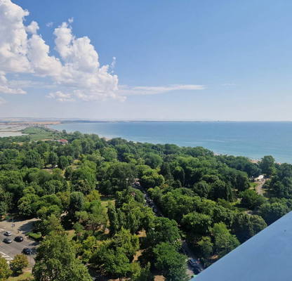 Снимка 3 — Двустаен апартамент с морска панорама в Лазур, Бургас
