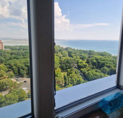 Снимка 4 — Двустаен апартамент с морска панорама в Лазур, Бургас