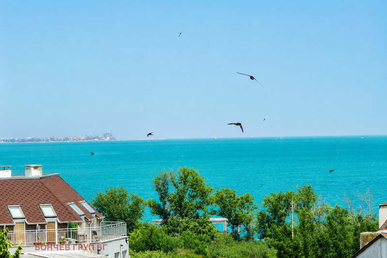 4-bedroom apartment in Burgas, Lazur