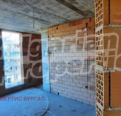 Снимка 4 — Тристаен апартамент в Меден рудник, Бургас с тераса