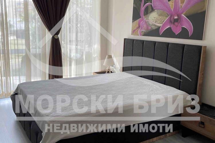 Двустаен апартамент с два балкона в Сарафово, Бургас