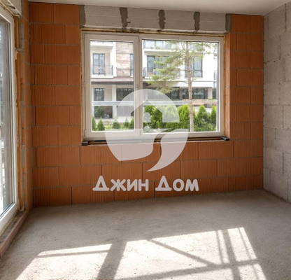 Снимка 2 — Двустаен апартамент на първа линия море в Сарафово, Бургас