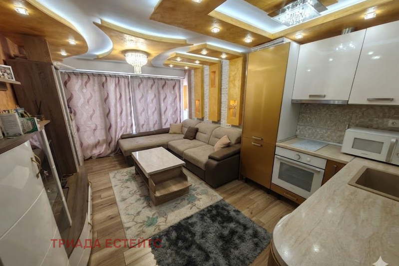 3-bedroom apartment in Burgas, Slaveikov