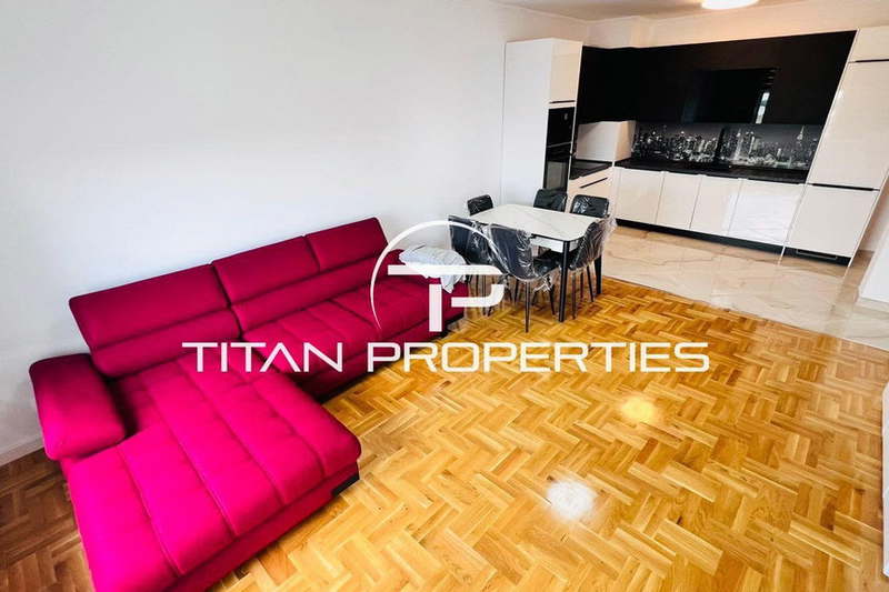 3-bedroom apartment in Burgas, Slaveikov