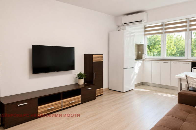 3-bedroom apartment in Burgas, Slaveikov