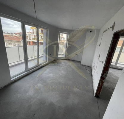 Снимка 3 — Тристаен апартамент 95 кв.м в кв. Възраждане, Бургас