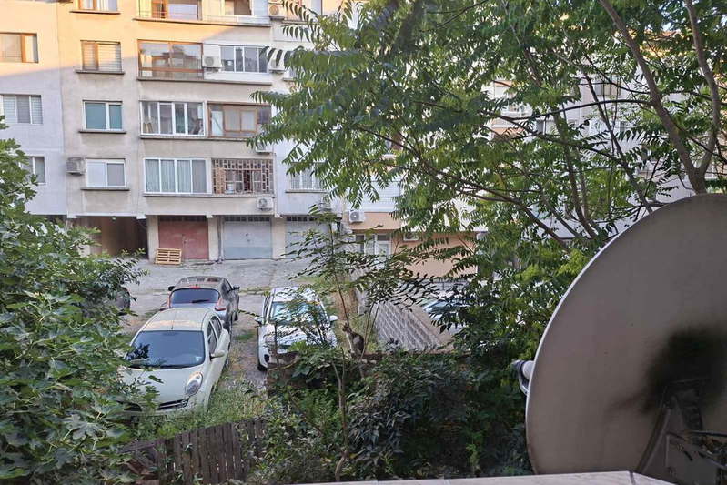 Двустаен апартамент с две тераси в Възраждане, Бургас