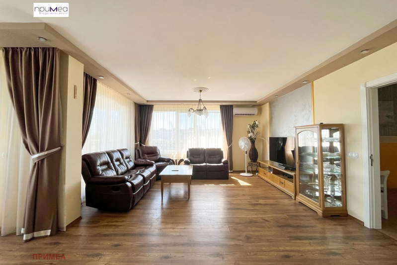 4-bedroom apartment in Burgas, Zornica
