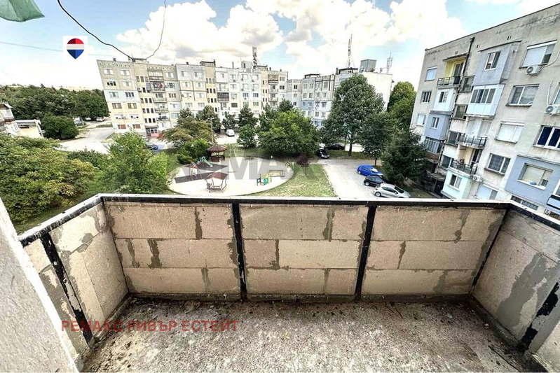 Двустаен апартамент в Русе, Бяла