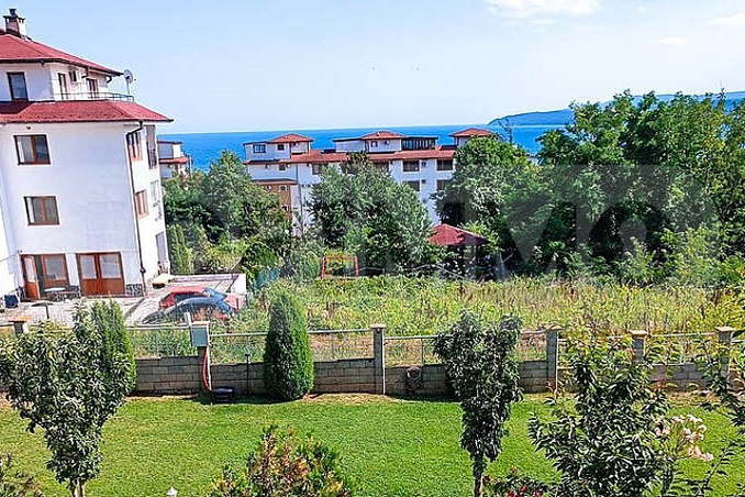 Тристаен апартамент във Варна, Бяла