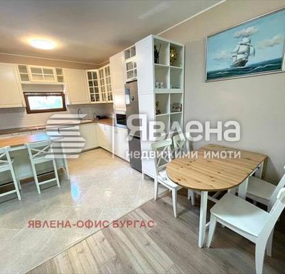 Снимка 2 — Тристаен апартамент в Бургас, Царево
