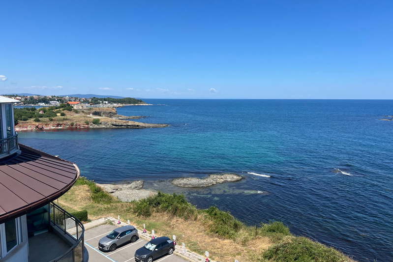 Тристаен апартамент в Бургас, Царево