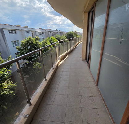 Photo 3 — 2-bedroom apartment in Dobrich, Centyr