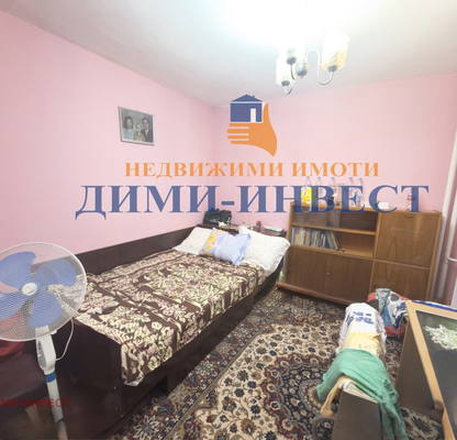 Снимка 2 — Тристаен апартамент в Добрич, Център