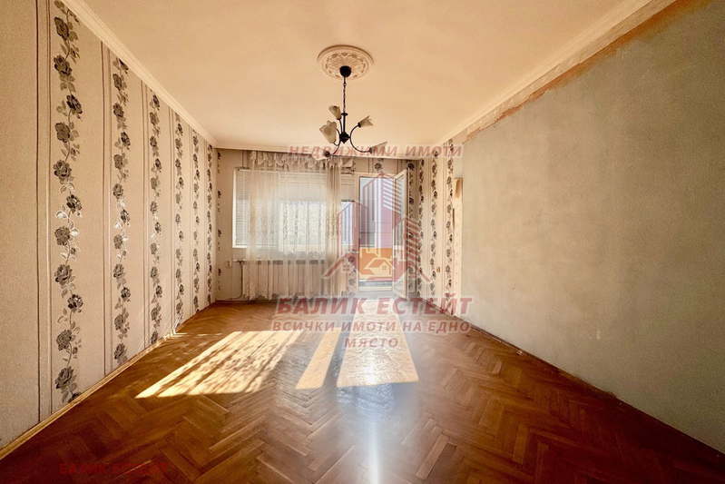 3-bedroom apartment in Dobrich, Centyr