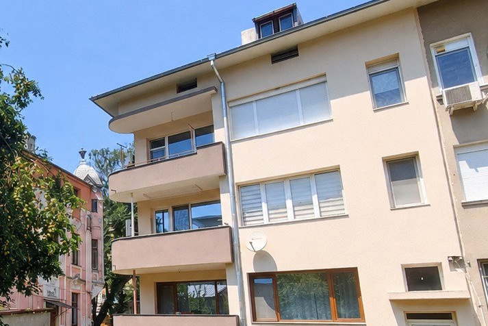 4-bedroom apartment in Dobrich, Centyr