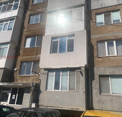 Снимка 3 — Двустаен апартамент в Добрич, Дружба 2