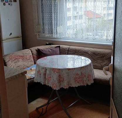 Снимка 2 — Тристаен апартамент в Хасково, Възраждане
