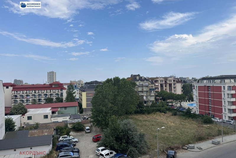 Двустаен апартамент в Бургас, к.к. Слънчев бряг