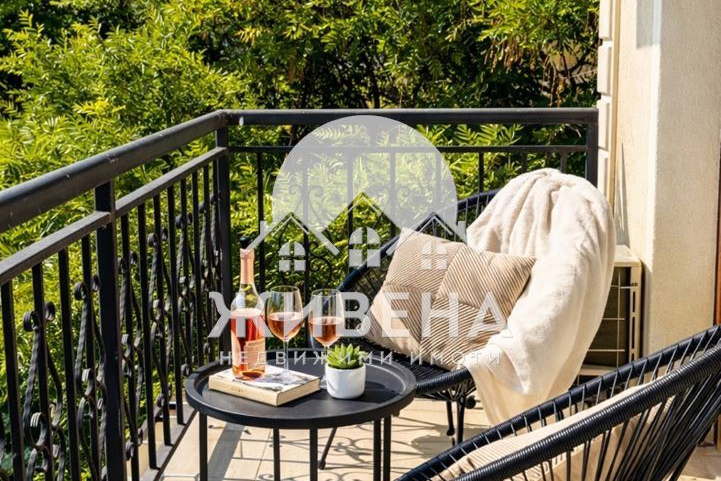 Тристаен апартамент в к.к. Св.Св. Константин и Елена