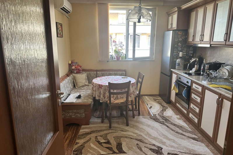 3-bedroom apartment in Kyrdjali, Centyr