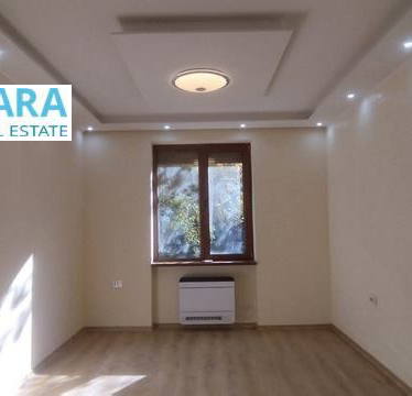 Снимка 2 — Тристаен апартамент в Кърджали, Център