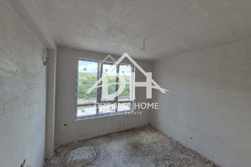 3-bedroom apartment in Kyrdjali, Vyzrojdenci