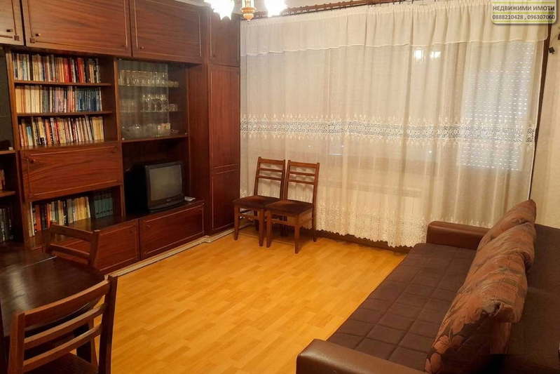 Двустаен апартамент в Монтана, Идеален център