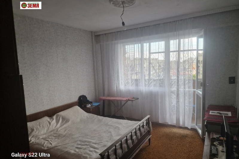 Двустаен апартамент в Пазарджик, Изток