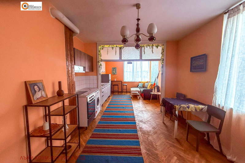 Двустаен апартамент в Перник, Център