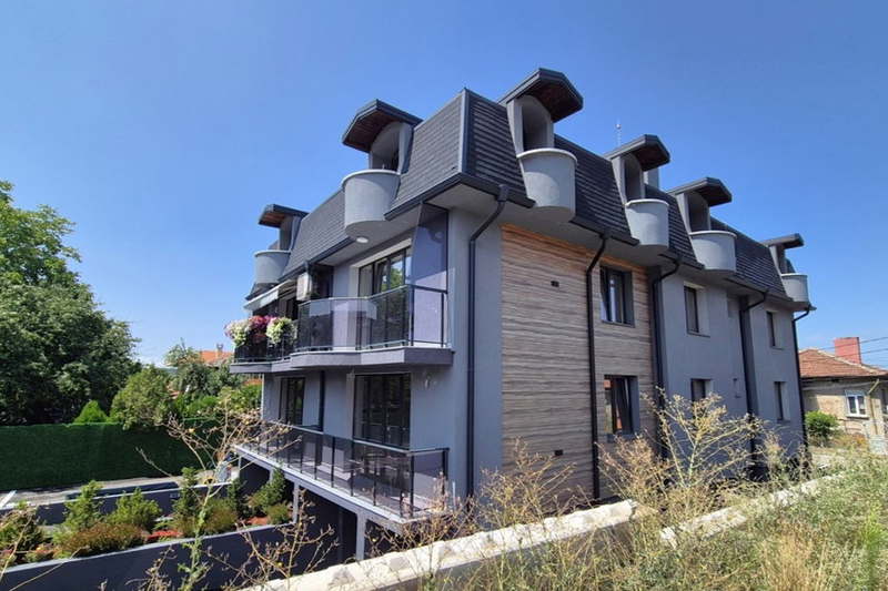 3-bedroom apartment in Pernik, Centyr